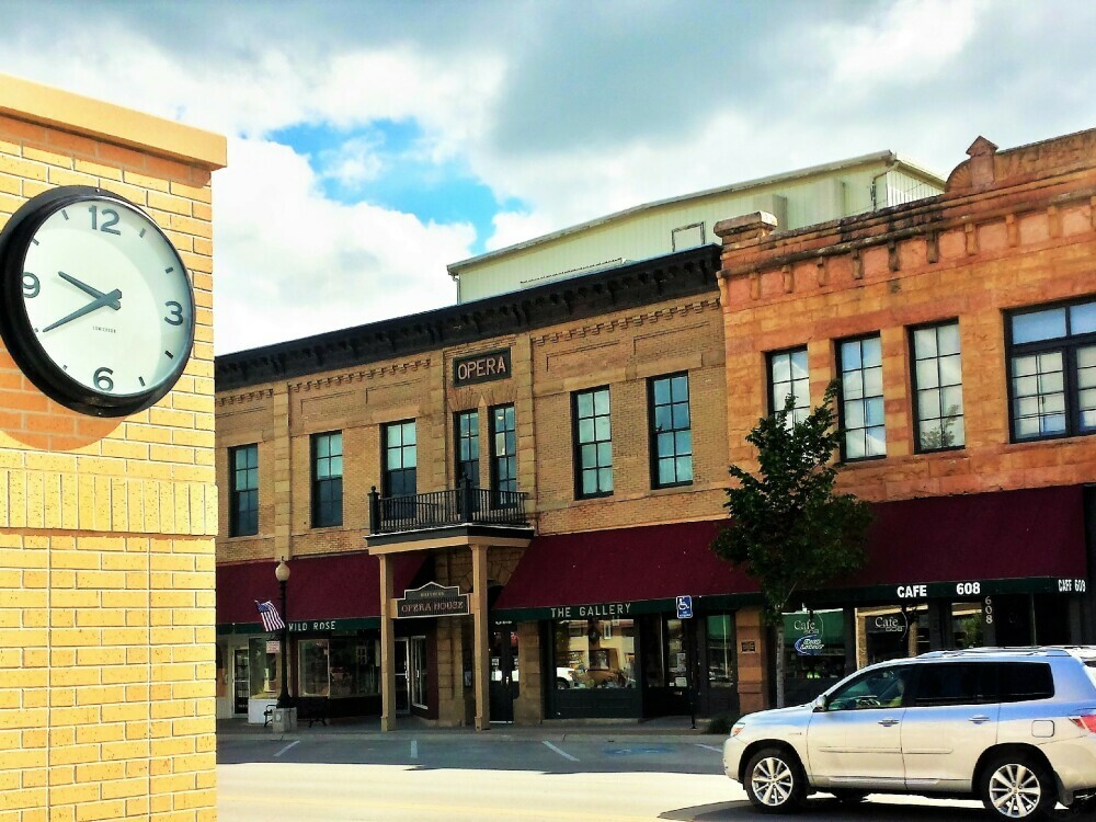 Beautiful and Historic Downtown Spearfish welcomes you